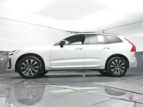 Certified 2024 Volvo XC60 B5 Core image 37