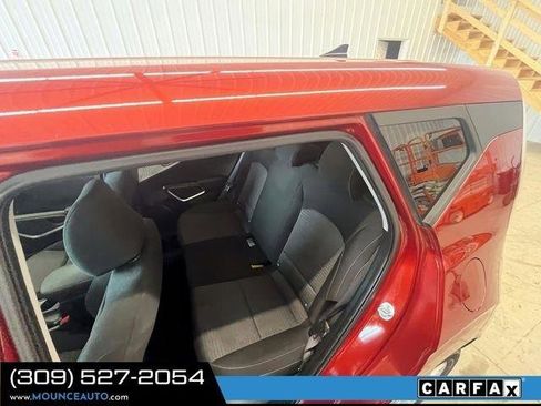 Used 2023 Kia Soul LX w/ LX Technology Package FWD image 11