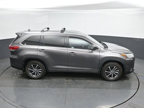 Used 2017 Toyota Highlander AWD V6 image 26