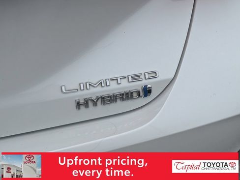 Used 2022 Toyota Avalon Limited w/ Advanced Safety Package FWD image 8