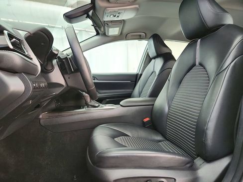 Used 2023 Toyota Camry SE FWD image 11