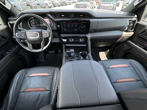 Used 2023 GMC Sierra 1500 AT4 w/ Technology Package AWD/4WD image 30