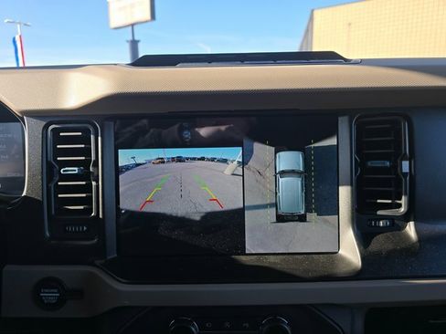 Used 2022 Ford Bronco Wildtrak image 12