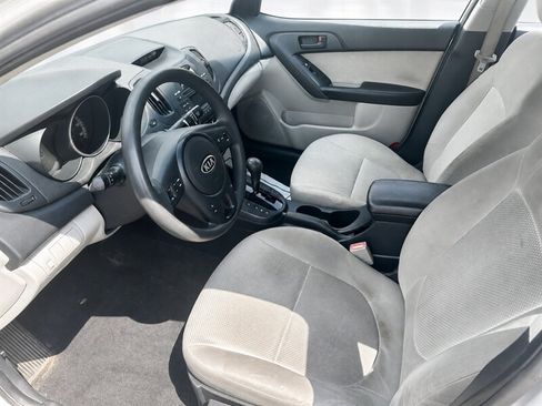 Used 2010 Kia Forte EX FWD image 9