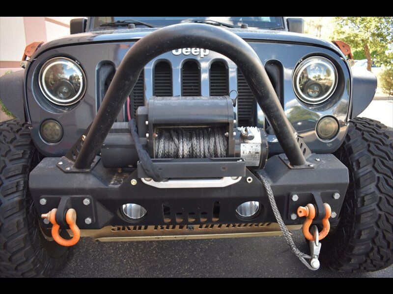 Used 2017 Jeep Wrangler Unlimited Rubicon w/ Connectivity Group AWD/4WD image 37