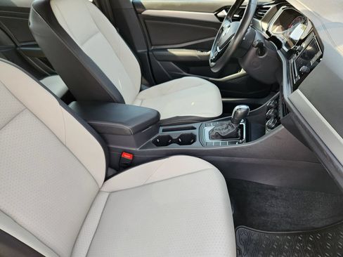 Used 2021 Volkswagen Jetta R-Line FWD image 17