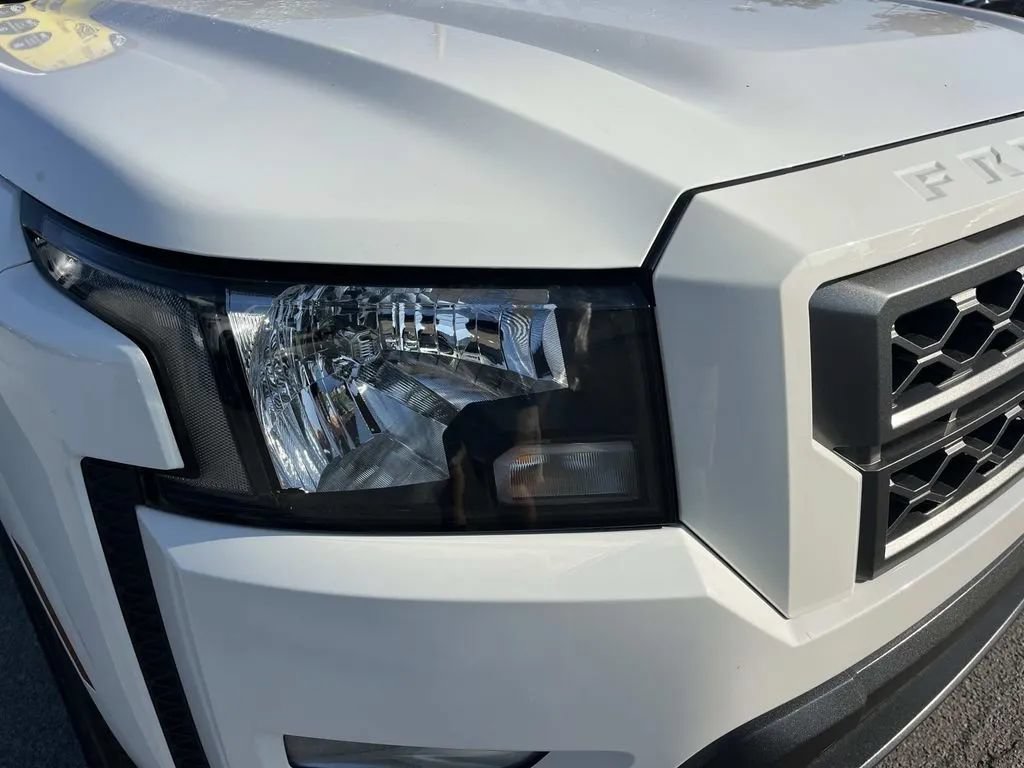 Used 2023 Nissan Frontier SV w/ SV Convenience Package AWD/4WD image 9