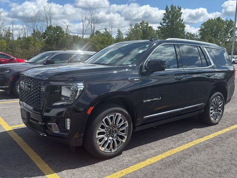 Used 2023 GMC Yukon Denali Ultimate AWD/4WD image 2