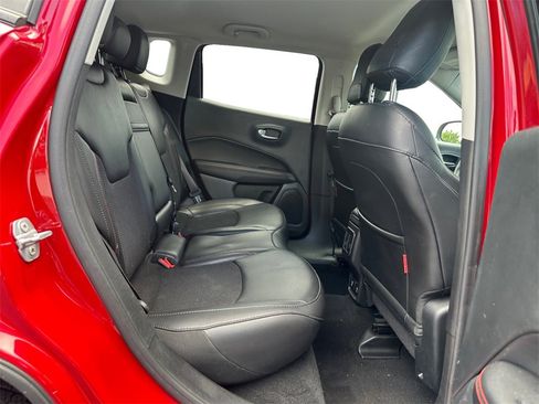 Used 2019 Jeep Compass Trailhawk image 11