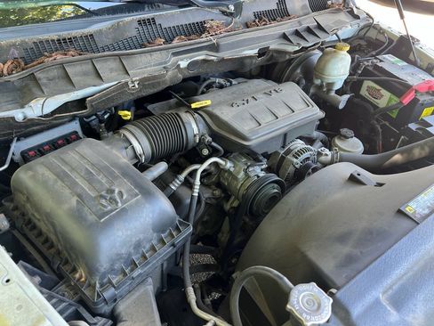 Used 2011 RAM 1500 Classic SLT RWD image 26