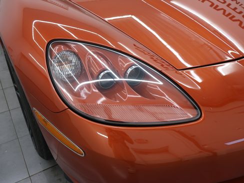 Used 2005 Chevrolet Corvette Convertible w/ Preferred Equipment Group RWD image 19