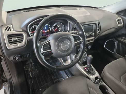 Used 2018 Jeep Compass Sport w/ Cold Weather Group AWD/4WD image 10
