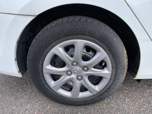 Used 2014 Hyundai Accent GLS image 12