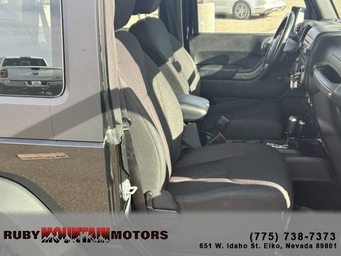 Used 2018 Jeep Wrangler Sport w/ Connectivity Group image 19