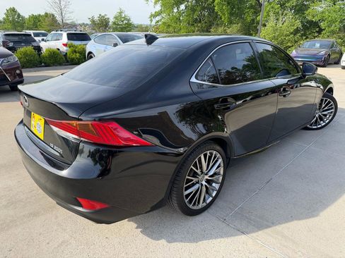 Used 2017 Lexus IS 200t image 5