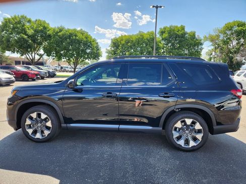 New 2026 Honda Pilot Touring image 4