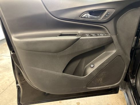 Used 2024 Chevrolet Equinox LT FWD image 4