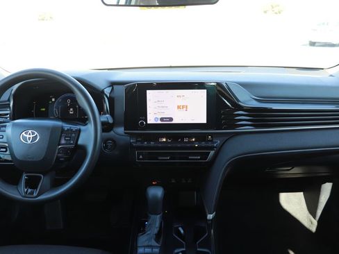 Used 2025 Toyota Camry LE image 13