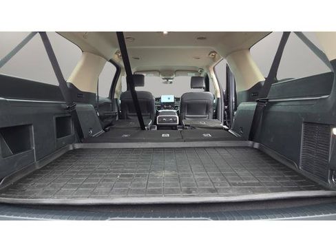 Used 2022 Ford Expedition Max XLT image 36