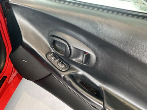 Used 2004 Chevrolet Corvette Z06 w/ Memory Package image 19