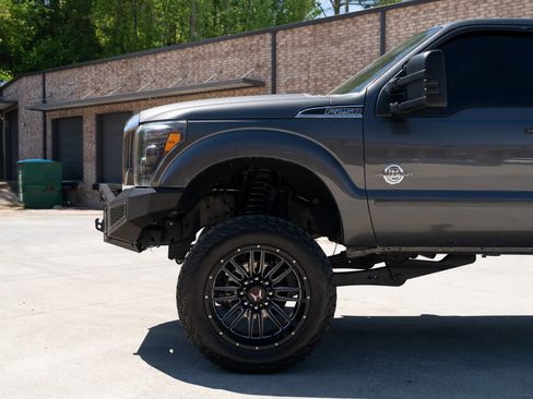 Used 2015 Ford F250 Lariat w/ Lariat Ultimate Package image 5