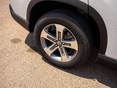 Used 2025 Honda Pilot EX-L image 10