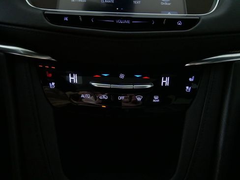 Used 2019 Cadillac XT5 Platinum image 32