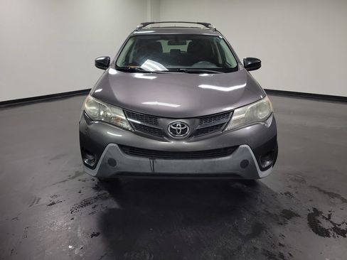 Used 2015 Toyota RAV4 LE FWD image 2