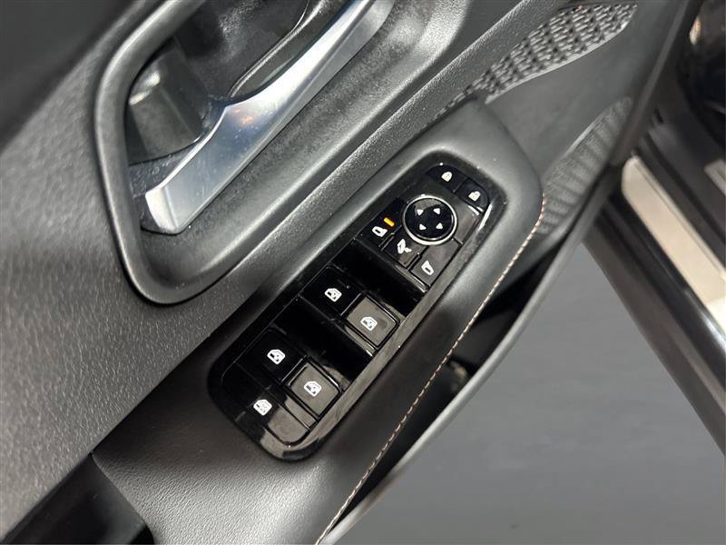 Used 2024 Nissan Ariya AWD image 31