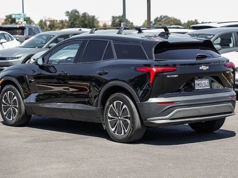 Used 2024 Chevrolet Blazer EV LT AWD/4WD image 2