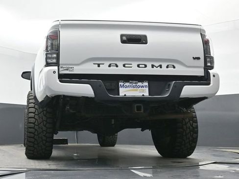 Used 2019 Toyota Tacoma TRD Off-Road w/ Technology Package image 45