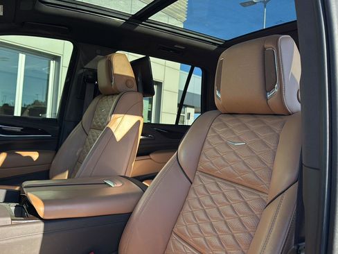 Used 2021 Cadillac Escalade Sport w/ Driver Assist Tech Package image 27