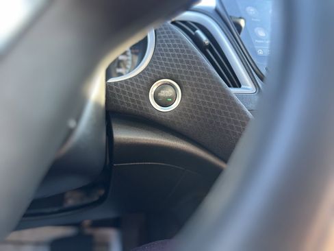 Used 2023 Chevrolet Malibu LT image 28