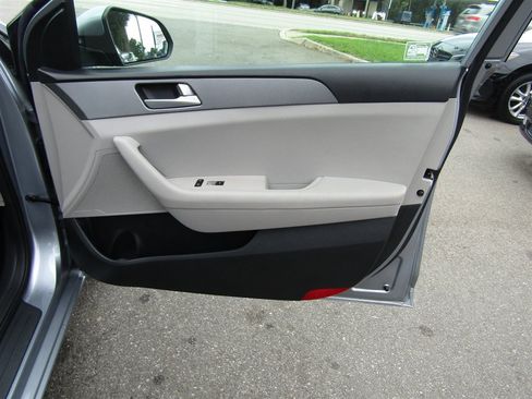 Used 2016 Hyundai Sonata SE FWD image 19