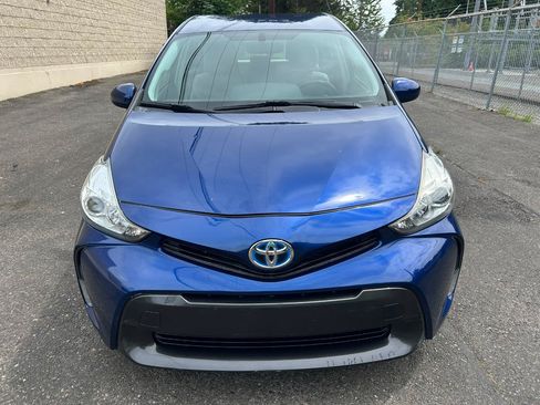 Used 2015 Toyota Prius V Four FWD image 2