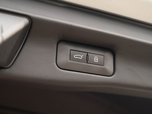 Used 2024 Ferrari Purosangue image 28