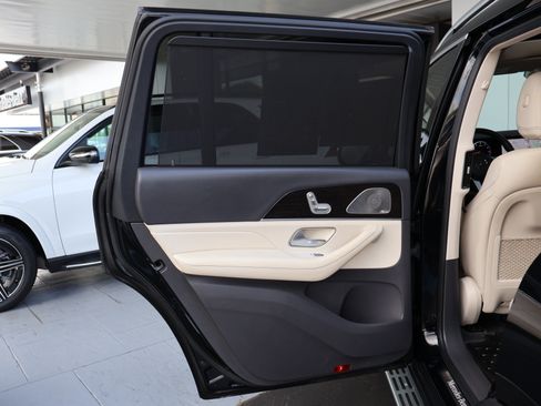 Certified 2020 Mercedes-Benz GLS 450 4MATIC image 16
