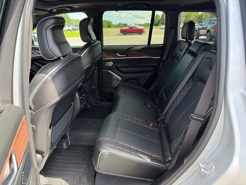 Used 2023 Jeep Grand Cherokee Summit w/ Adv Protech Group IV AWD/4WD image 10
