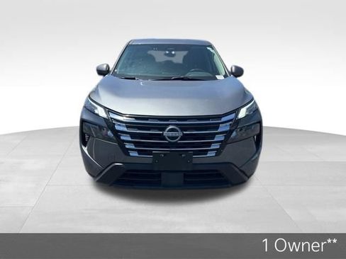 Used 2025 Nissan Rogue SV AWD/4WD image 2