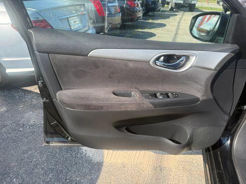 Used 2015 Nissan Sentra SR w/ Navigation Package FWD image 10