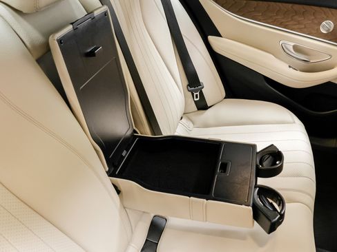 Used 2023 Mercedes-Benz E 350 4MATIC Sedan image 48