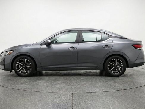 Used 2025 Nissan Sentra SV FWD image 5