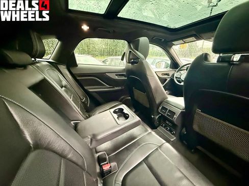 Used 2019 Jaguar F-PACE S AWD/4WD image 34