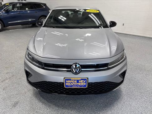 Used 2025 Volkswagen Jetta Sport FWD image 2