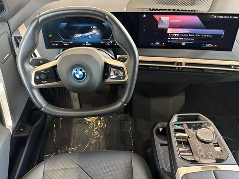 Used 2023 BMW iX xDrive50 w/ Sport Package AWD/4WD image 18