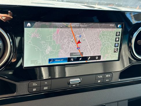 Used 2024 Mercedes-Benz Sprinter 2500 image 21