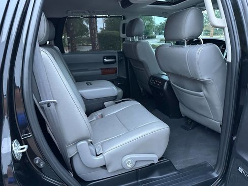 Used 2019 Toyota Sequoia Platinum image 26