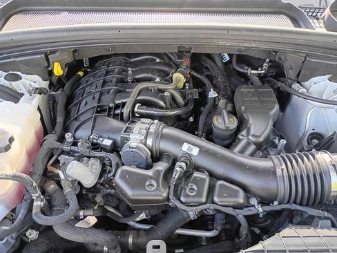 Used 2023 Jeep Grand Cherokee L Laredo AWD/4WD image 23