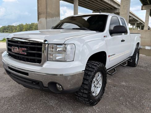 Used 2011 GMC Sierra 1500 SLE w/ Power Tech Package AWD/4WD image 7