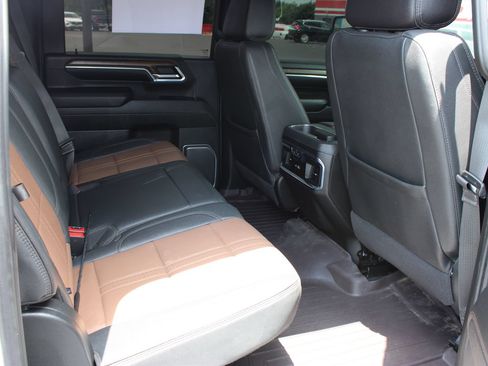 Used 2024 Chevrolet Silverado 3500 High Country w/ High Country Premium Package AWD/4WD image 24